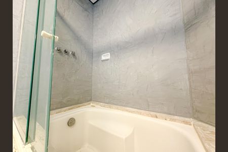 Apartamento à venda com 103m², 4 quartos e 2 vagas Apartamento à venda com 103m², 4 quartos e 2 vagasBanheiro Suíte