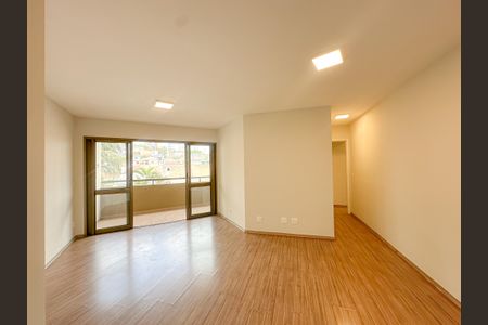 Apartamento à venda com 103m², 4 quartos e 2 vagas Apartamento à venda com 103m², 4 quartos e 2 vagasSala