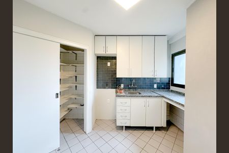 Apartamento à venda com 103m², 4 quartos e 2 vagas Apartamento à venda com 103m², 4 quartos e 2 vagasCozinha