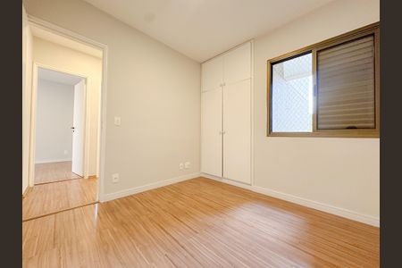 Apartamento à venda com 103m², 4 quartos e 2 vagas Apartamento à venda com 103m², 4 quartos e 2 vagasQuarto 2