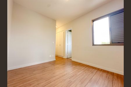 Apartamento à venda com 103m², 4 quartos e 2 vagas Apartamento à venda com 103m², 4 quartos e 2 vagasSuíte