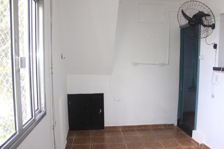 Casa para alugar com 90m², 2 quartos e 1 vagaÁrea de serviço 