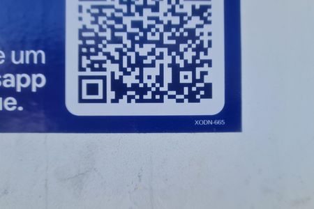 Casa para alugar com 90m², 2 quartos e 1 vagaFachada do imóvel com placa QuintoAndar 