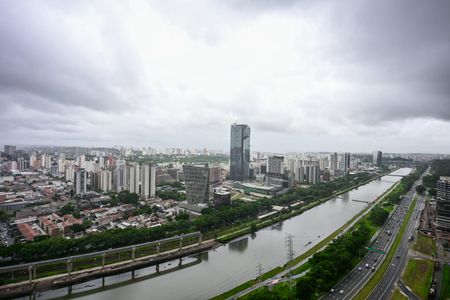 Apartamento à venda com 186m², 3 quartos e 3 vagasVista da Suíte 2