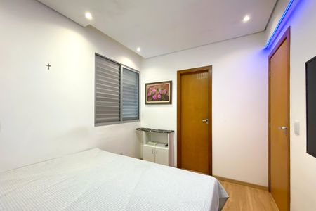 Apartamento à venda com 71m², 3 quartos e 3 vagas Apartamento à venda com 71m², 3 quartos e 3 vagasSuite