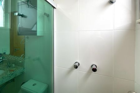 Apartamento à venda com 71m², 3 quartos e 3 vagas Apartamento à venda com 71m², 3 quartos e 3 vagasBanheiro