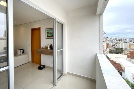Apartamento à venda com 3 quartos, 71m² em Alto Barroca, Belo Horizonte