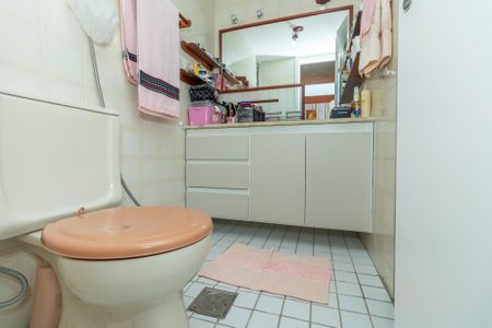 Apartamento à venda com 105m², 3 quartos e 2 vagasBanheiro da Suíte