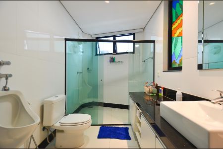 Casa à venda com 630m², 4 quartos e 5 vagasBanheiro Social