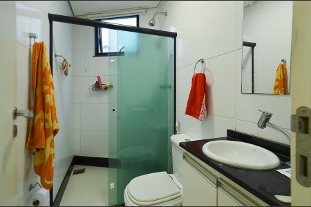 Casa à venda com 630m², 4 quartos e 5 vagasBanheiro de serviço