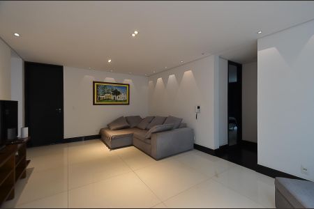 Sala de TV de casa à venda com 4 quartos, 630m² em Mangabeiras, Belo Horizonte