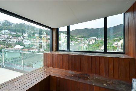 Casa à venda com 630m², 4 quartos e 5 vagasSauna