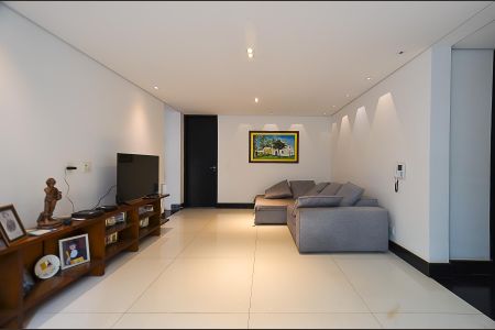 Sala de TV de casa à venda com 4 quartos, 630m² em Mangabeiras, Belo Horizonte