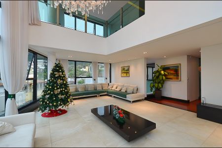 Casa à venda com 630m², 4 quartos e 5 vagasSala de Estar