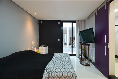 Casa à venda com 630m², 4 quartos e 5 vagasSuíte 2