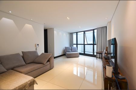 Casa à venda com 630m², 4 quartos e 5 vagasSala de TV