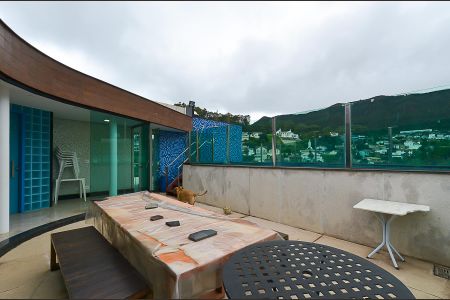 Casa à venda com 630m², 4 quartos e 5 vagasÁrea gourmet