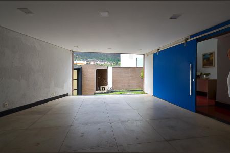 Casa à venda com 630m², 4 quartos e 5 vagasGaragem