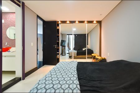 Casa à venda com 630m², 4 quartos e 5 vagasSuíte 2