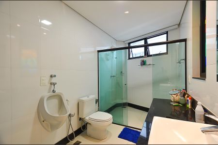 Casa à venda com 630m², 4 quartos e 5 vagasBanheiro Social