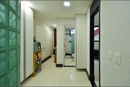 Casa à venda com 630m², 4 quartos e 5 vagasÁrea de Serviço