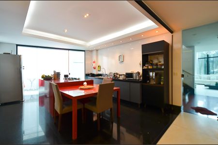 Casa à venda com 630m², 4 quartos e 5 vagasCozinha