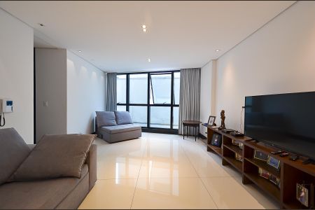 Casa à venda com 630m², 4 quartos e 5 vagasSala de TV