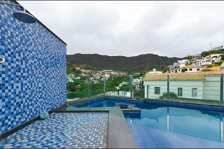 Casa à venda com 630m², 4 quartos e 5 vagasÁrea da Piscina