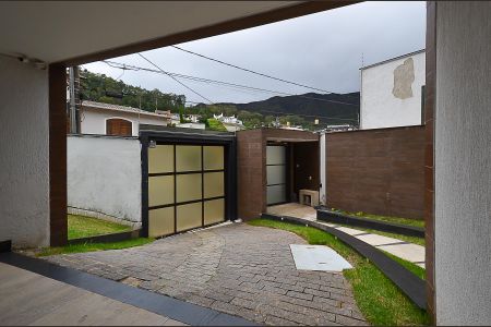 Casa à venda com 630m², 4 quartos e 5 vagasGaragem