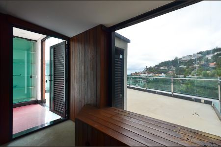 Casa à venda com 630m², 4 quartos e 5 vagasSauna