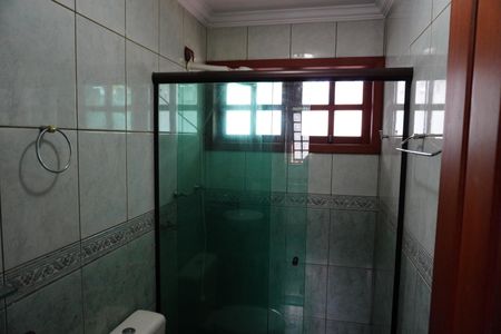 Casa para alugar com 468m², 5 quartos e 4 vagasBanheiro de serviço