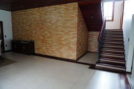 Casa para alugar com 468m², 5 quartos e 4 vagasSala