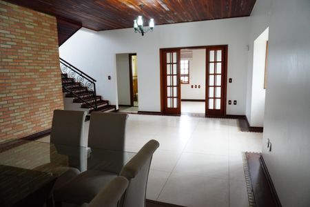 Sala de casa para alugar com 5 quartos, 468m² em Jardim Ipiranga, Americana