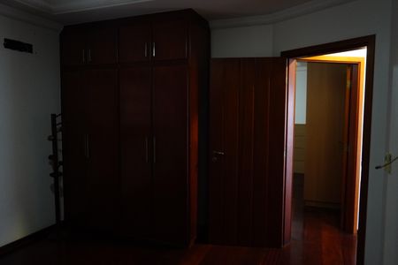 Casa para alugar com 468m², 5 quartos e 4 vagasQuarto 2