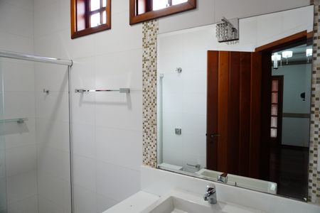 Casa para alugar com 468m², 5 quartos e 4 vagasBanheiro da Suíte