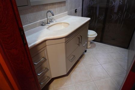 Casa para alugar com 468m², 5 quartos e 4 vagasBanheiro Social