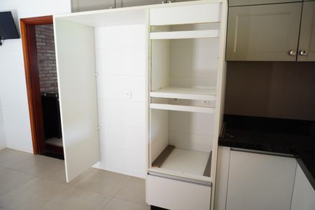 Casa para alugar com 468m², 5 quartos e 4 vagasCozinha