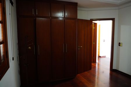 Casa para alugar com 468m², 5 quartos e 4 vagasQuarto 2