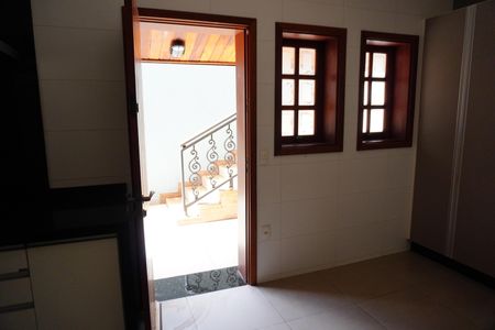 Casa para alugar com 468m², 5 quartos e 4 vagasCozinha