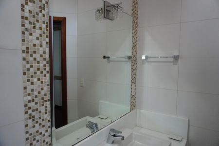 Casa para alugar com 468m², 5 quartos e 4 vagasBanheiro da Suíte