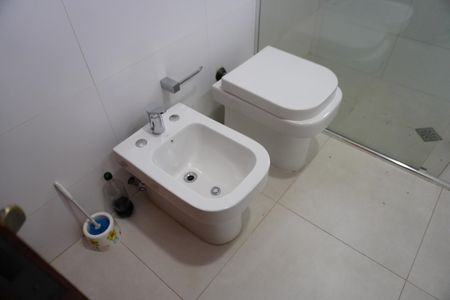 Casa para alugar com 468m², 5 quartos e 4 vagasBanheiro da Suíte