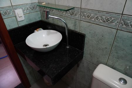 Casa para alugar com 468m², 5 quartos e 4 vagasBanheiro de serviço