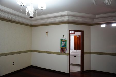 Casa para alugar com 468m², 5 quartos e 4 vagasSuíte