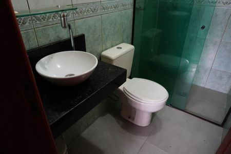 Casa para alugar com 468m², 5 quartos e 4 vagasBanheiro de serviço