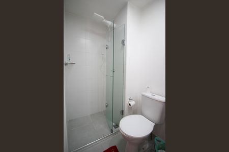 Banheiro de kitnet/studio para alugar com 1 quarto, 28m² em Vila Olímpia, São Paulo