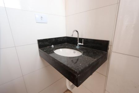 Apartamento para alugar com 76m², 2 quartos e sem vagaBanheiro