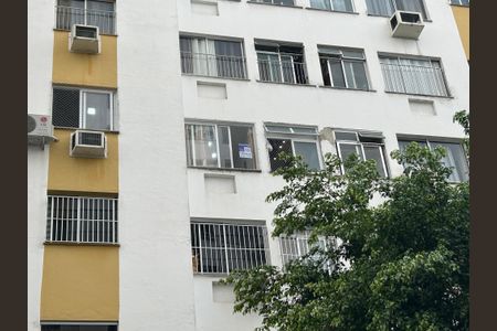Apartamento à venda com 52m², 2 quartos e 2 vagasFachada + plaquinha