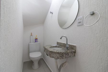 Casa à venda com 85m², 2 quartos e 2 vagasLavabo