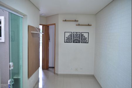 Sala  de apartamento para alugar com 2 quartos, 45m² em Jardim Silvana, Santo André