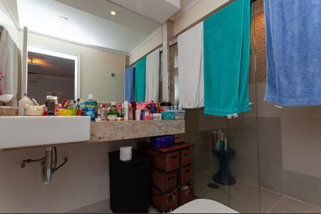 Apartamento para alugar com 240m², 3 quartos e 2 vagasBanheiro do quarto 2 Suíte